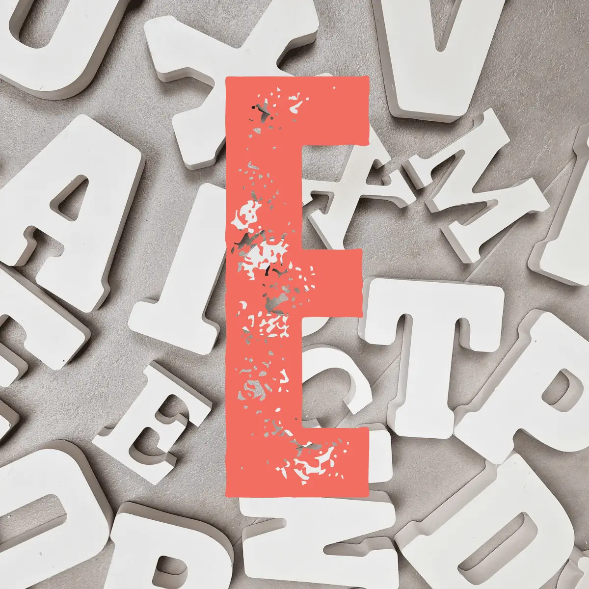 letter E keramisch gips