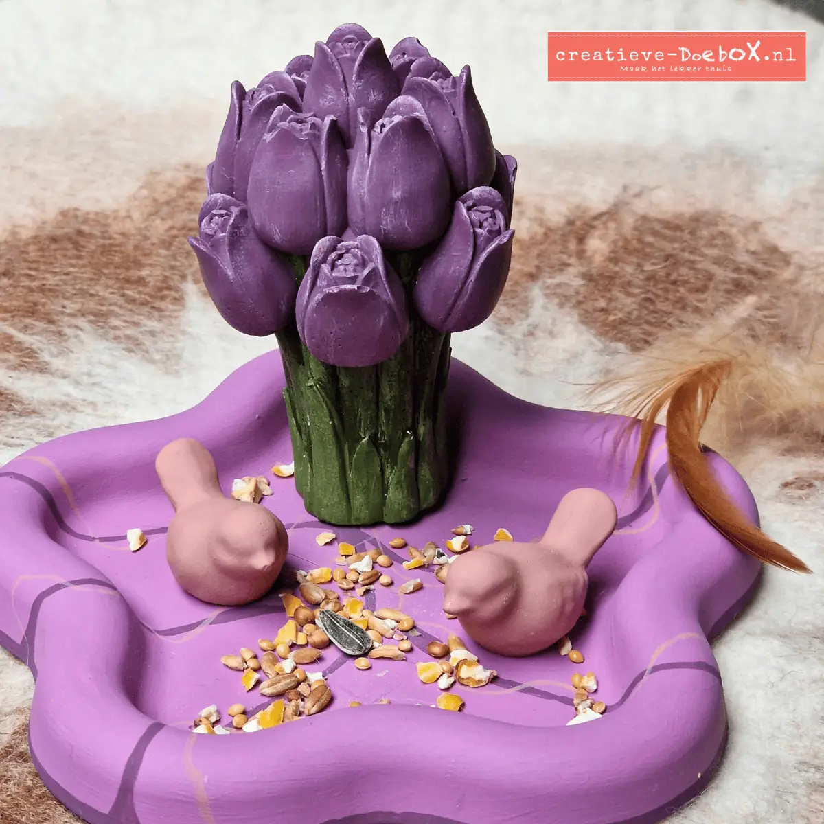 Lenteschaal met vogeltjes en tulpjes diypakket voorjaar