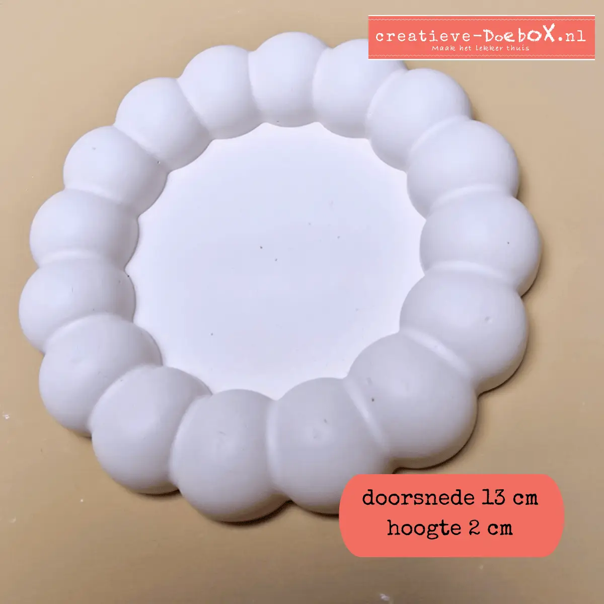 bolletjes schotel om te beschilderen